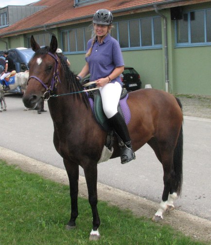 Distanzreiten Katrin Falke-Schmidt mit Larogna-Trakehnerstute in Kreuth 2010